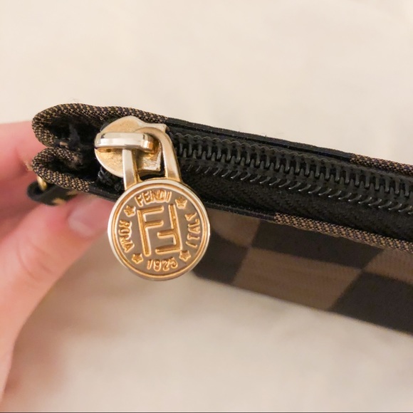 FENDI POUCH - Picture 3 of 4